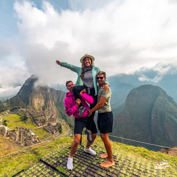 Tour Valle Sagrado Vip & Machu Picchu de 02 Días 01 Noche